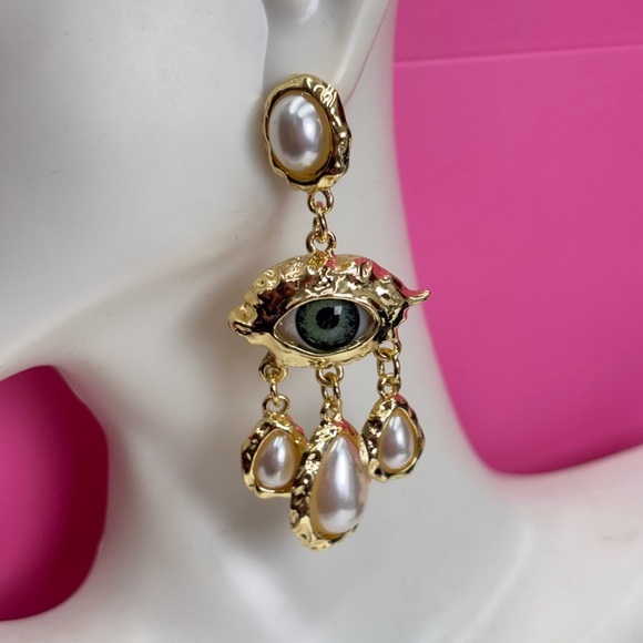 Shia Gold and Pearl Eye Earrings - Picture 3 of 6